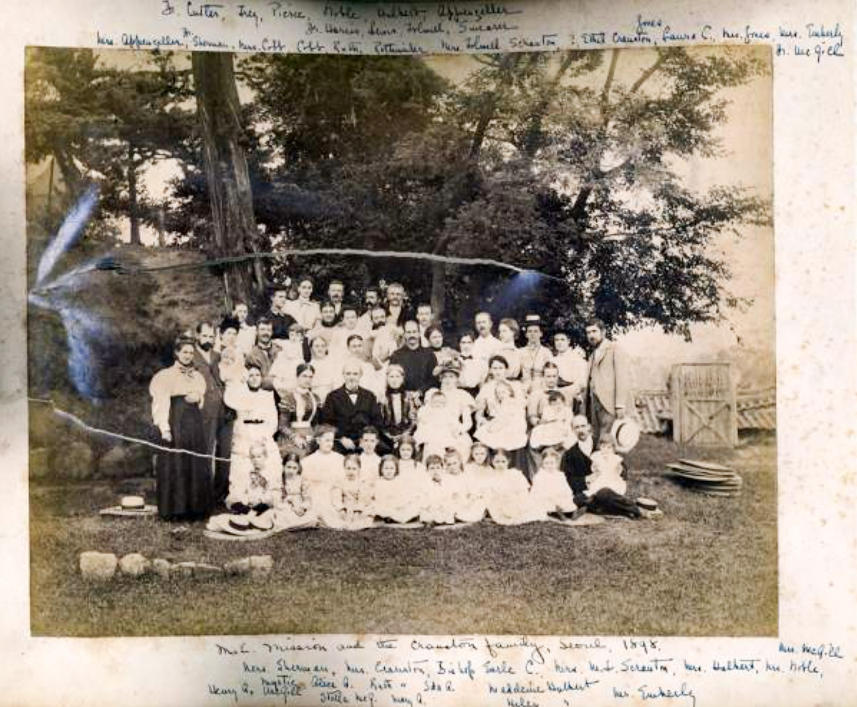 아펜젤러(맨 뒷줄 중앙 검은색 옷)는 가장 먼저 조선 땅을 밟은 선교사이자 당시 선교사들 가운데서도 인품과 지도력이 뛰어난 선교사였다.