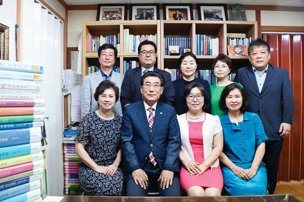 한국상담개발원의 연구원 단체기념사진