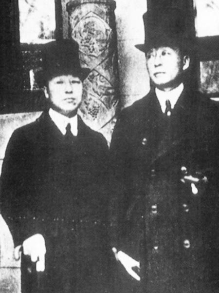 1921년 워싱턴 D.C에서 이승만(좌)과 함께한 서재필(우)