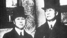 1921년 워싱턴 D.C에서 이승만(좌)과 함께한 서재필(우)