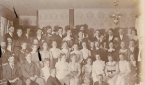 1902년 혹은 1903년 장로교 선교사 연례회의에서 찍은 것으로 추정되는 사진. X표시가 된 두 사람이 새디와 아서 웰본