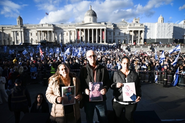 2023년 10월 22일 영국 런던의 트리팔가 광장에서 하마스에 인질로 잡힌 이스라엘인들의 석방을 촉구하는 시위가 진행됐다.