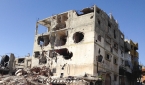 폭격으로 파괴된 가자 지구의 한 건물