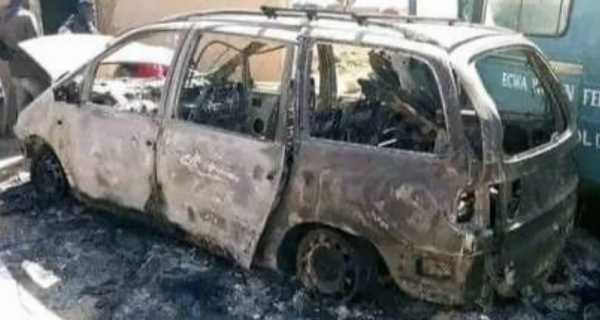 나이지리아 중부 플래토주에서 발생한 테러로 파괴된 차량