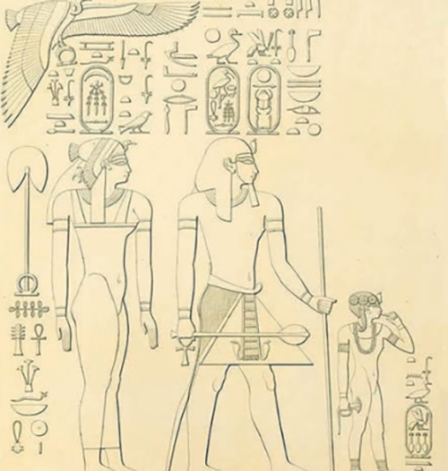 오른쪽에 보이는 핫셉수트 신전 벽의 부조(浮彫)에는 아모스 여왕과 투트모세 Ⅰ세