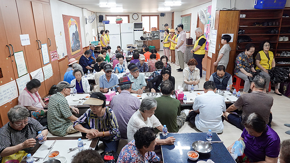 홍제중앙교회 삼계탕 사랑 나눔 잔치