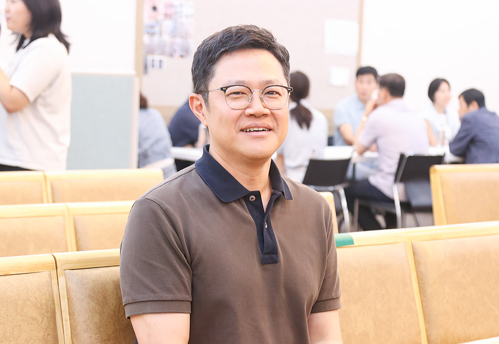 신황규 씨는 “정주국제학교는 아이들이 더 넓은 세상에서 무한한 비전을 몸소 체득하고, 미래의 꿈과 커리어까지 설계할 수 있는 터전”이라고 말했다.