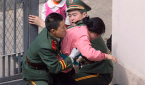지난 2012년 중국 내 일본영사관 진입을 시도하다 끌려나오는 한 탈북민 여성